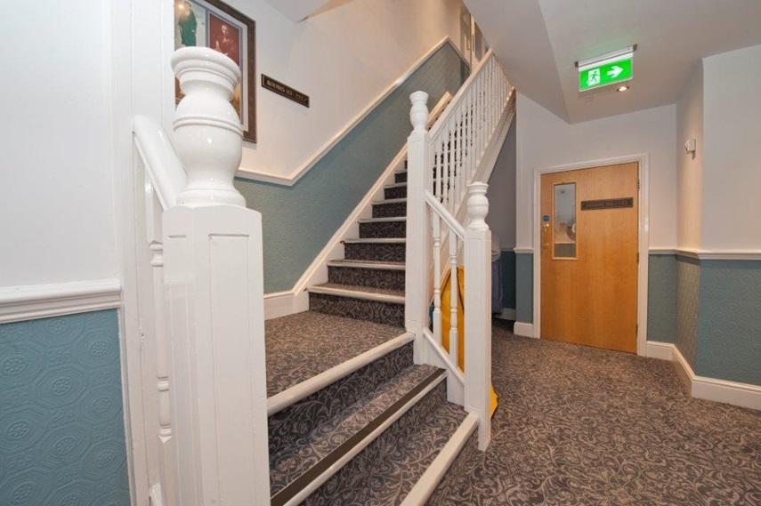 The Portland Hotel Wetherspoon Chesterfield Ngoại thất bức ảnh