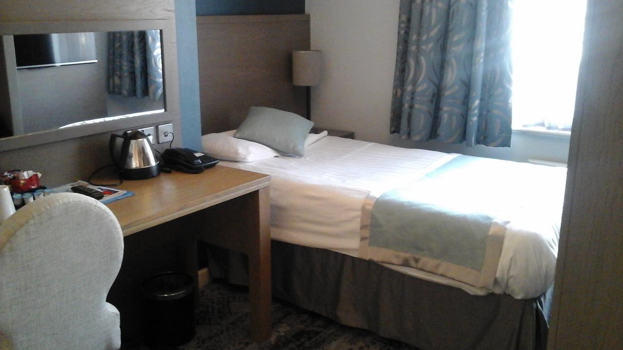 The Portland Hotel Wetherspoon Chesterfield Ngoại thất bức ảnh