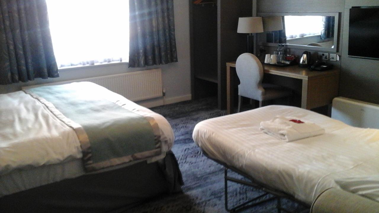 The Portland Hotel Wetherspoon Chesterfield Ngoại thất bức ảnh